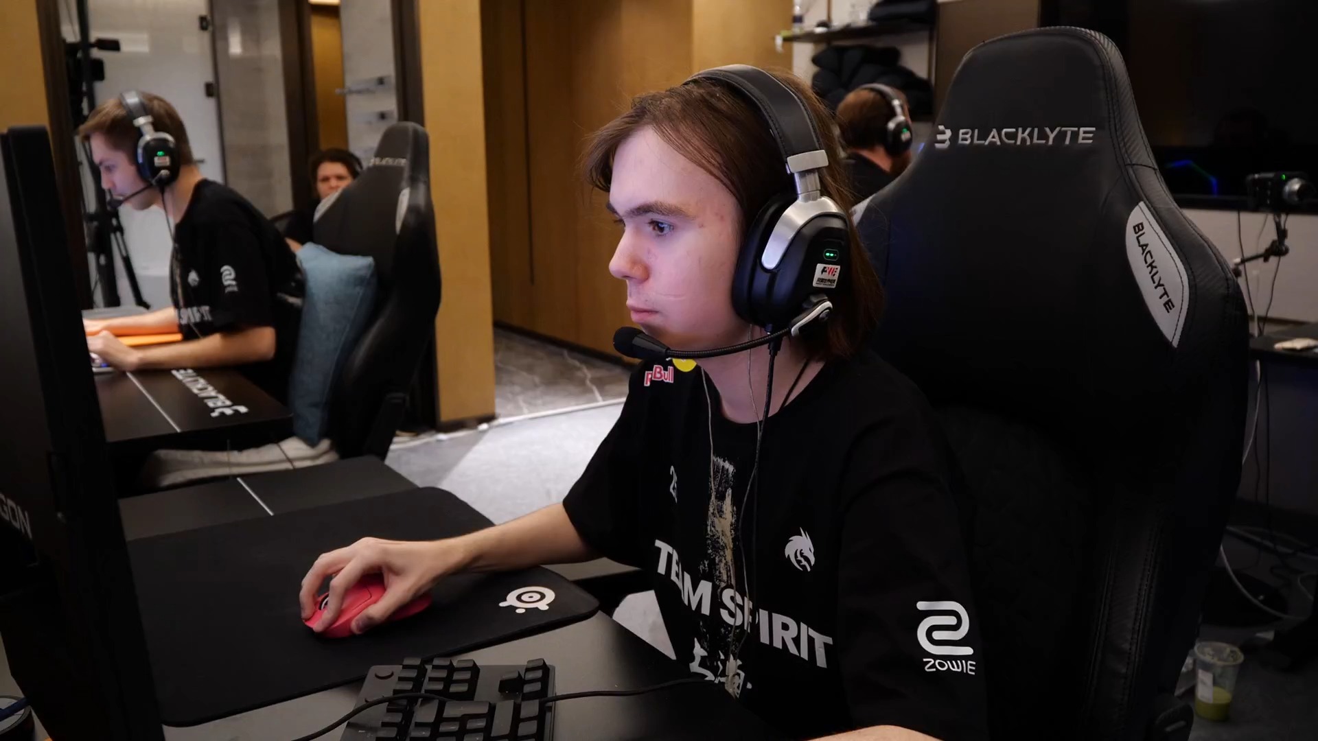 与此同时 与此同时