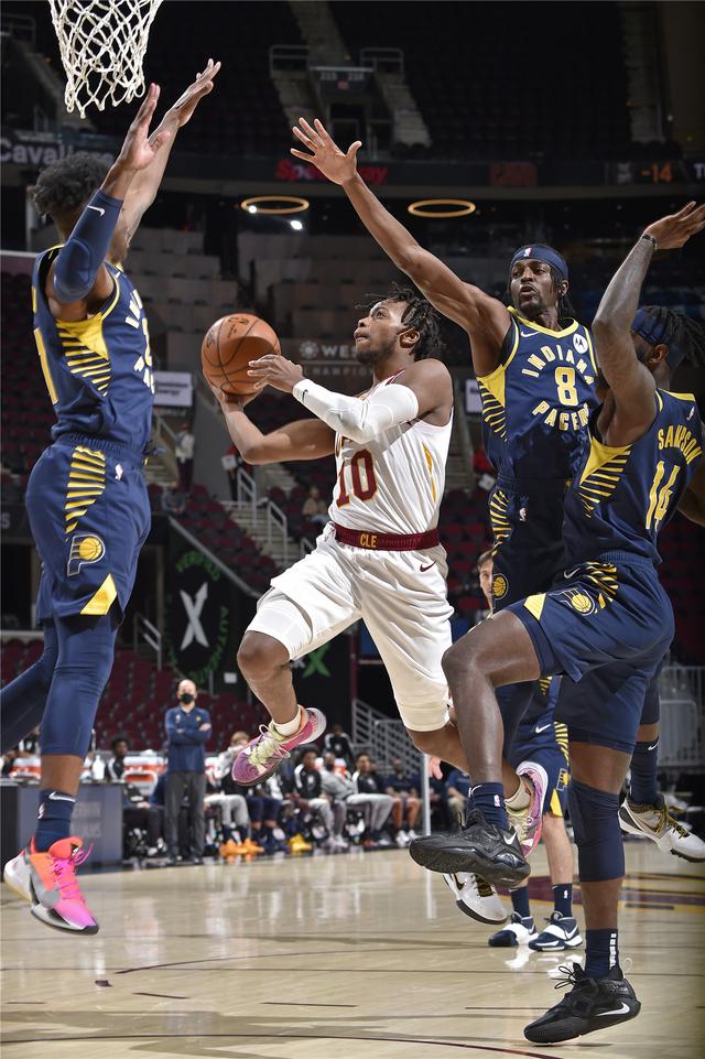 揭幕战的另 揭幕战的另